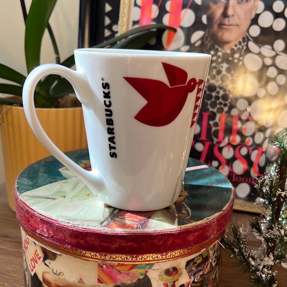 Starbucks, Holiday Christmas porcelain mug, discontinue design, red fox
